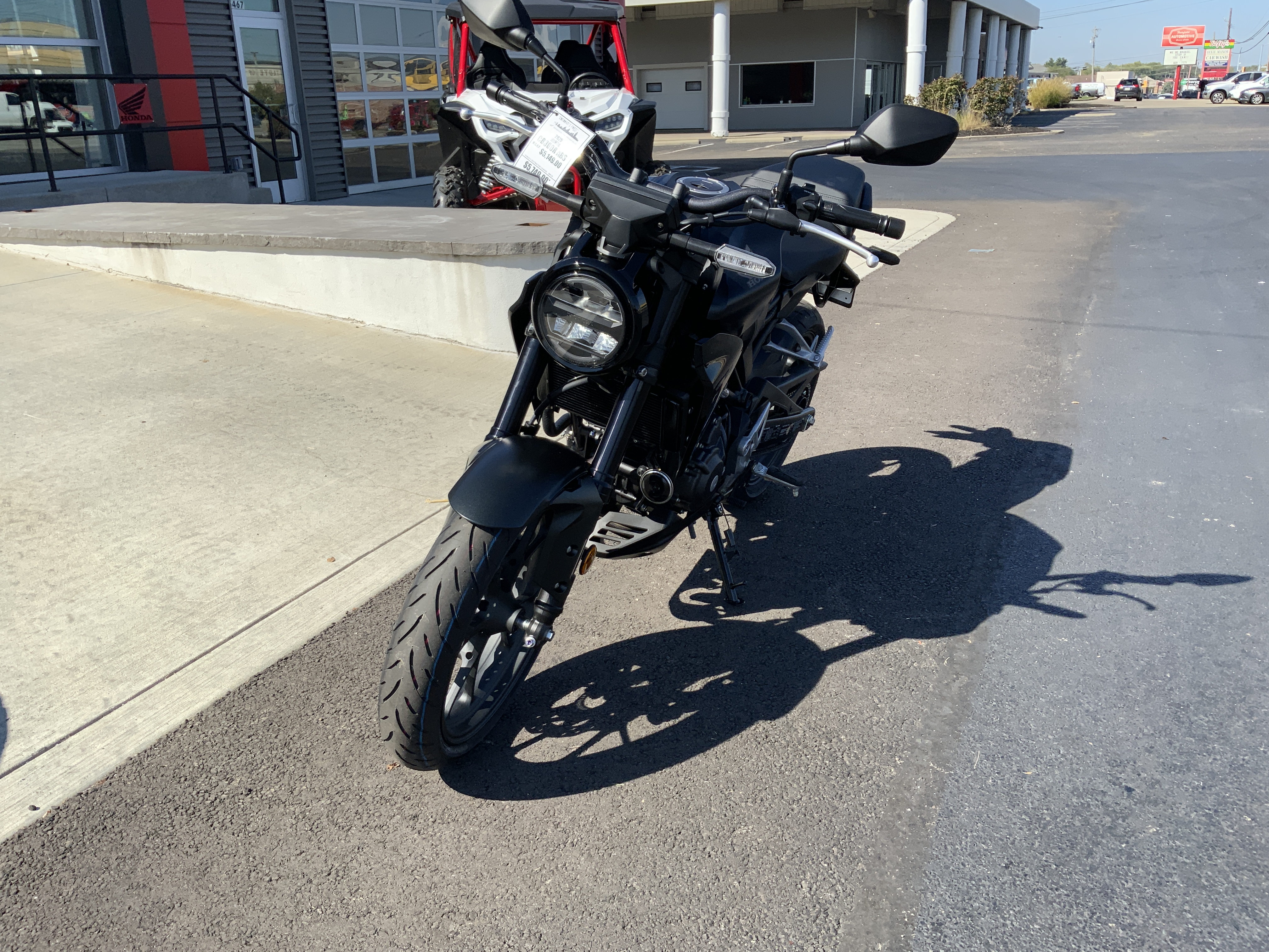 2025 Honda CB300R ABS - Photo 3